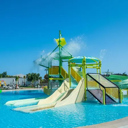 Senseana Sea Side & Aquadventure 5*