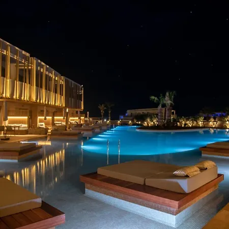 Senseana Sea Side & Aquadventure Hotel