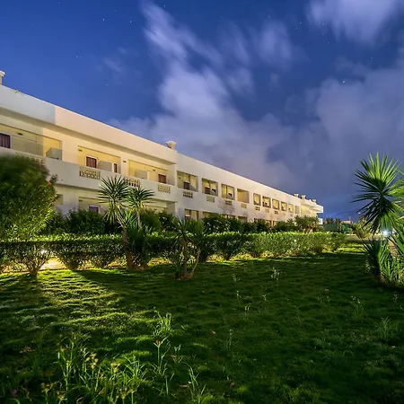 Senseana Sea Side & Aquadventure Hotell